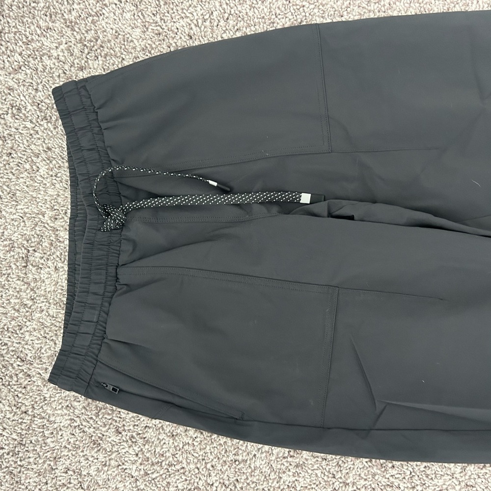 Fabletics Women’s Black Jogger Pants